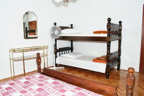 Apartments By The Sea Zavode (omis) - 1022