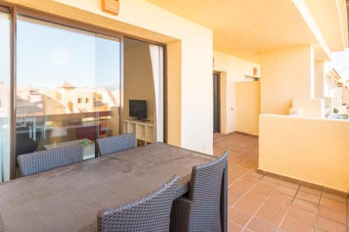 Duquesa Village Apartemento 2114