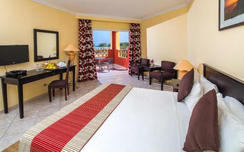 Hotel Royal Tulip Beach Resort
