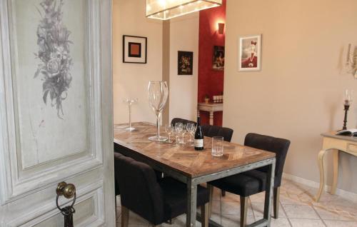 Holiday Home Pont Saint Esprit With Fireplace 03