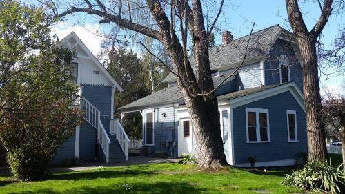 Hostal Pelton Guest House