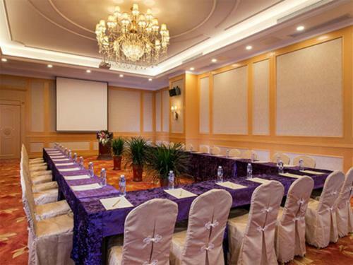 Vienna Classic Hotel Danyang City Hall