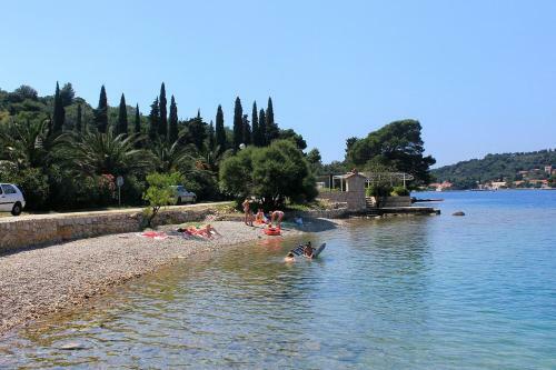 Hostal Triple Room Zaton Mali 9114a