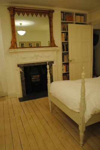 Bed & Breakfast Groves Hall