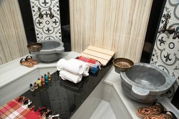 Hotel Cube Suites