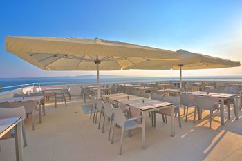 Medora Auri Family Beach Hotel