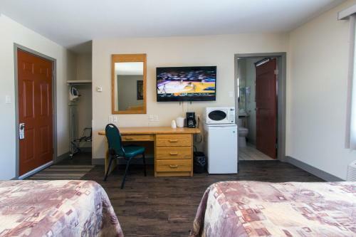 Howey Bay Motel