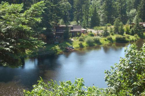 Mount Hood Village Deluxe Cabin 9