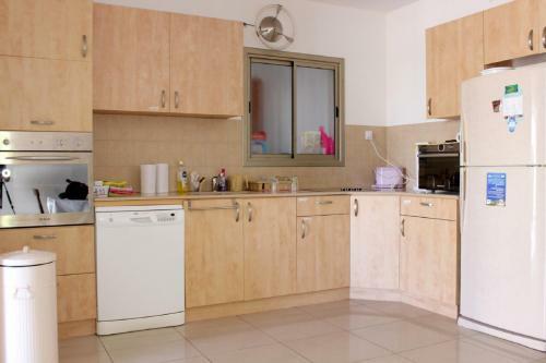 Keren's Sea View Apartment