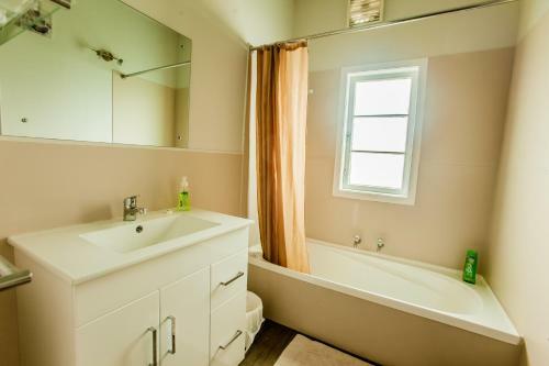 Ocean View Raglan B&B