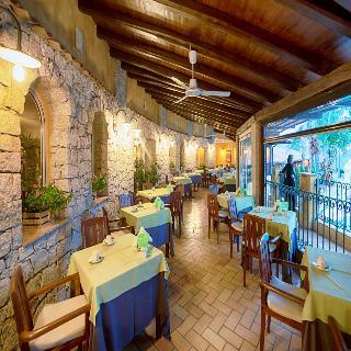 Hotel Cruccuris Resort