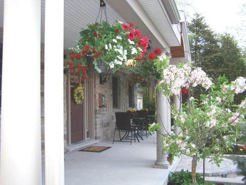 Bed & Breakfast The Porch And Pillow