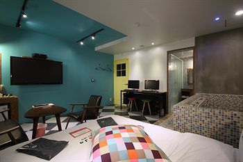Hotel You, I In