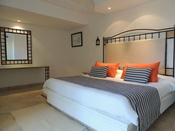 Suites Hotel Les Charmilles & Spa