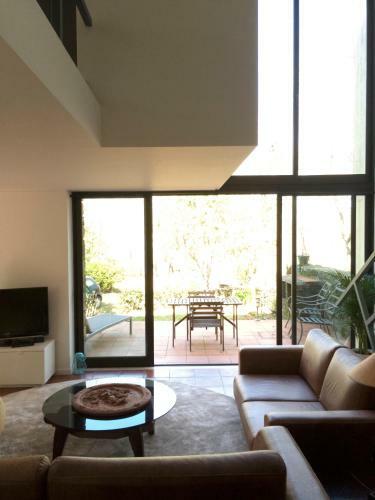 Liiiving In Caminha | Oak Tree Chill House