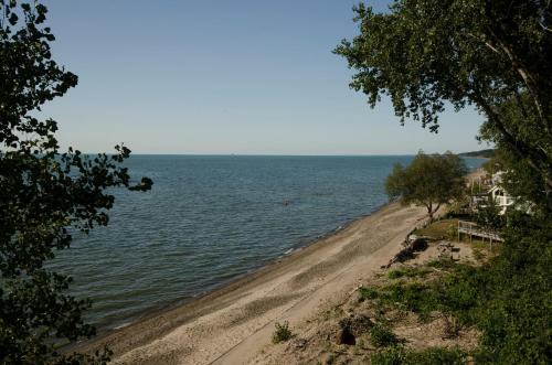Brennan Beach Lakeview Park Model 9