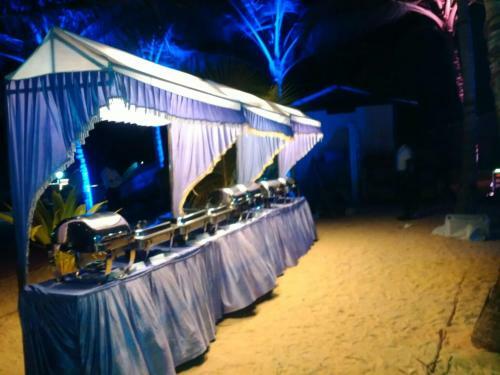 Hotel Regant Lake Village