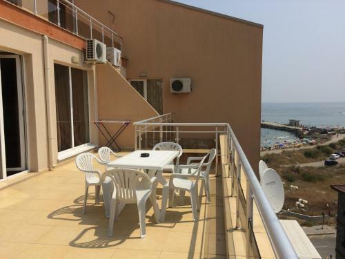 Golden Sea View Apartments