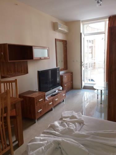 Golden Sea View Apartments