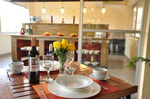 Hotel Cerenata Gardens Suites