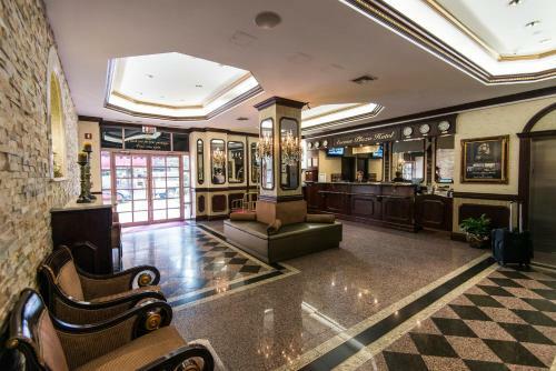 Hotel The Avenue Plaza
