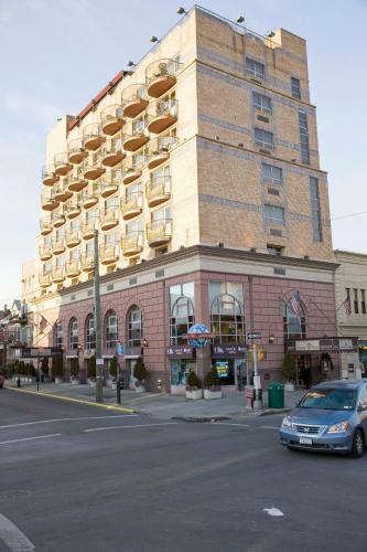 Hotel The Avenue Plaza