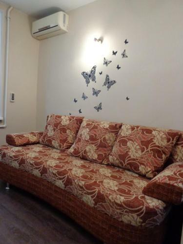Apartment On Metro Station