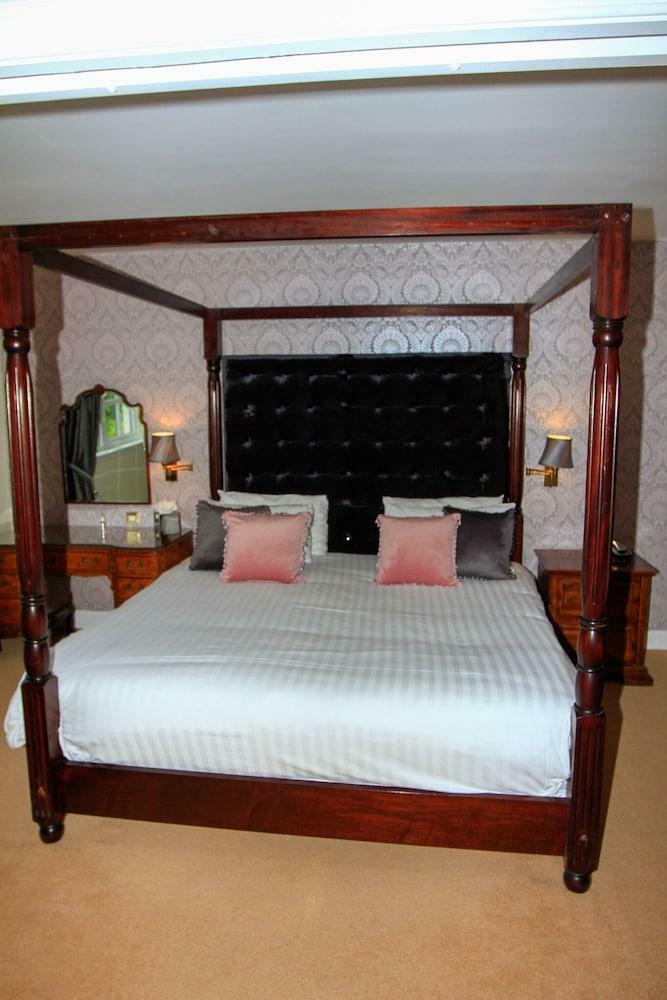 Taychreggan Hotel