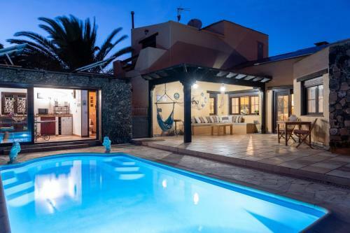 Villa Maravilla Con Piscina Climatizada