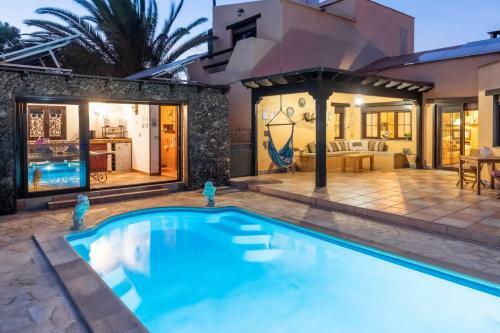 Villa Maravilla Con Piscina Climatizada