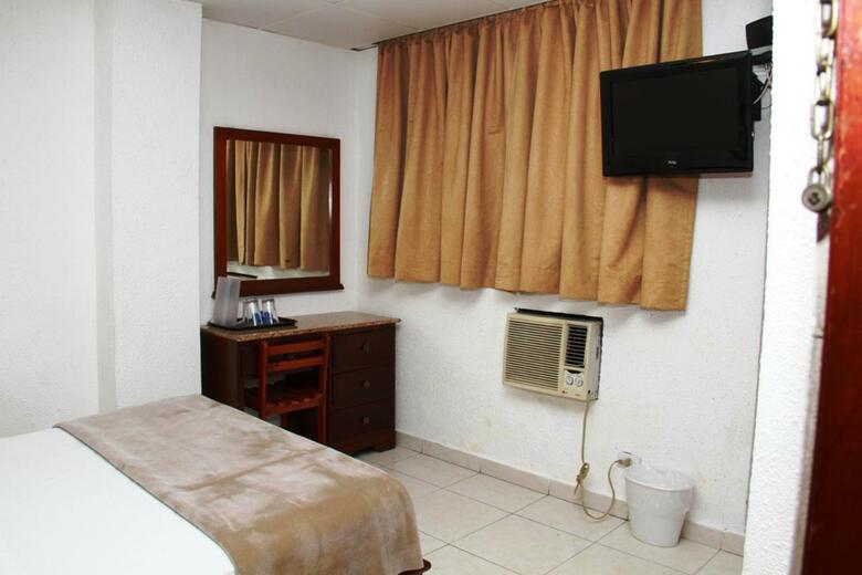 Hotel California Panama
