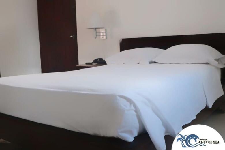 Hotel California Panama