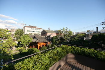 Bonum 1957 Hanok Stay And Hotel