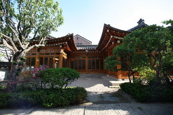 Bonum 1957 Hanok Stay And Hotel