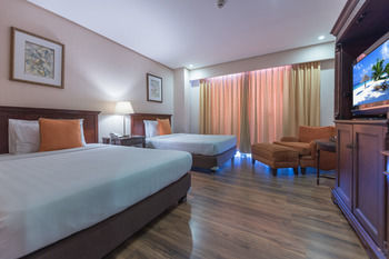 Court Meridian Hotel And Suites