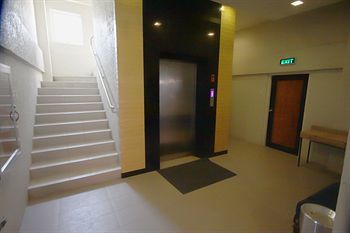 Court Meridian Hotel And Suites