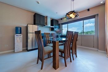 Court Meridian Hotel And Suites
