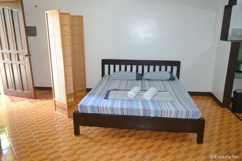 Hotel Antonio's Apartelle & Suites