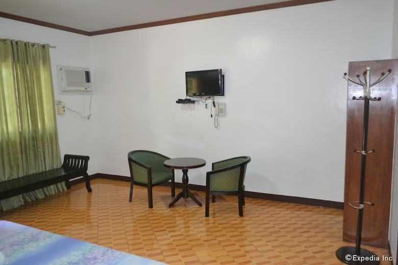 Hotel Antonio's Apartelle & Suites