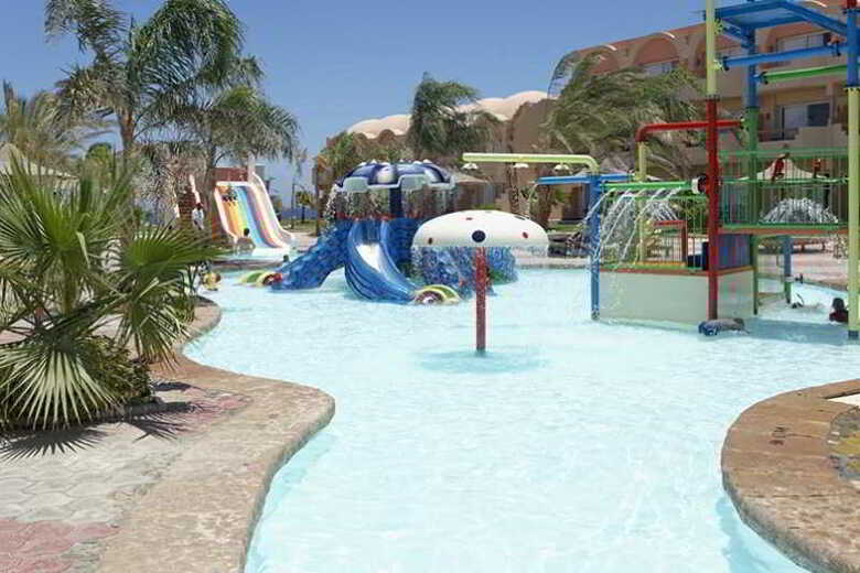 Hotel The Three Corners Sea Beach Resort