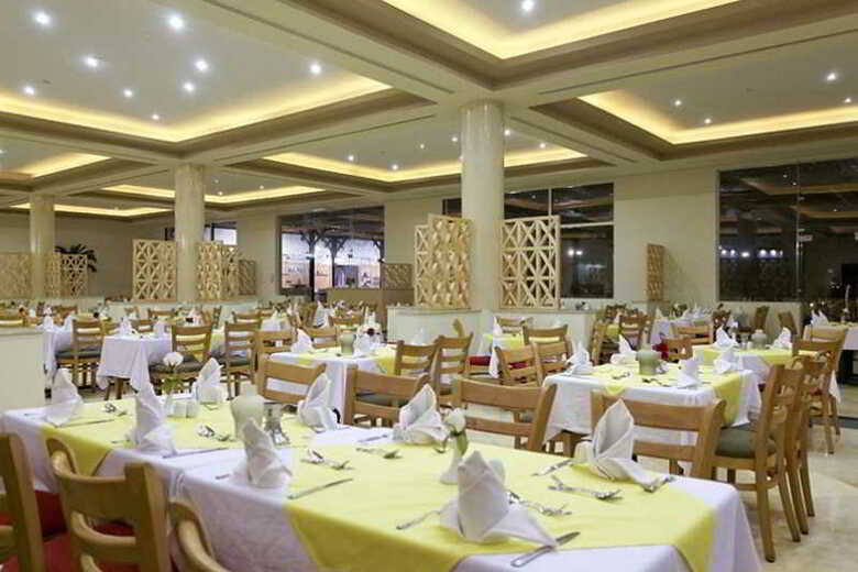 Hotel The Three Corners Sea Beach Resort