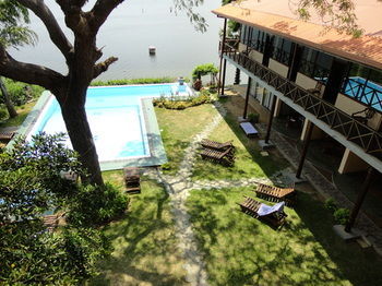 Hotel Oak Ray Lake Resort