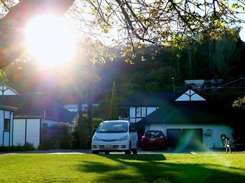 Tudor Lodge Motel