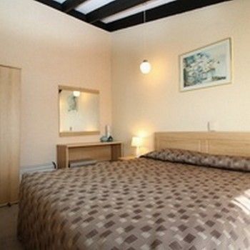 Aztec Motel