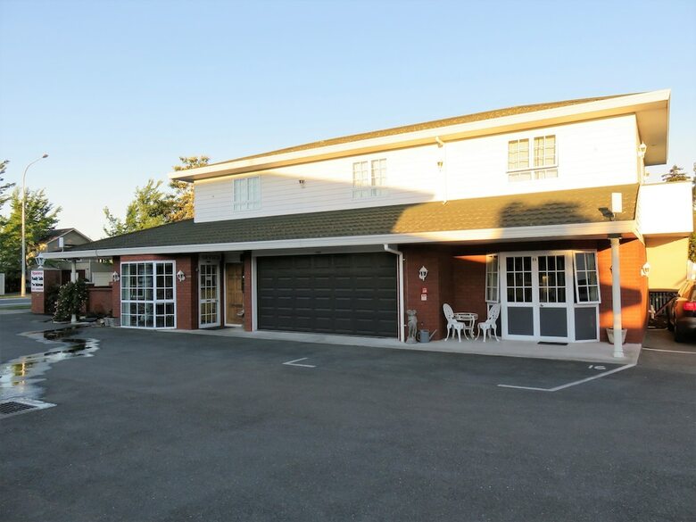 Hotel Admirals Motor Lodge