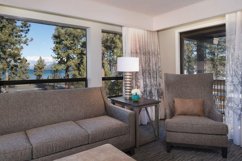 Hotel Inn By The Lake