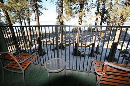 Hotel Inn By The Lake