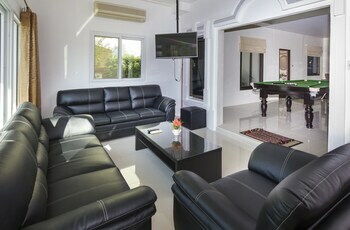 Baan Kanittha - 6 Bedrooms Private Pool Villa