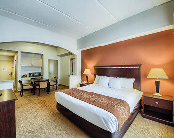 Hotel Comfort Suites Beachside