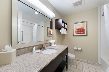 Hotel Comfort Suites Beachside